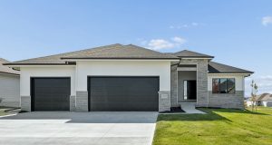1-web-or-mls-11714 S 124th Ave_001