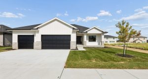 1-web-or-mls-12358 Lake Vista Dr_001