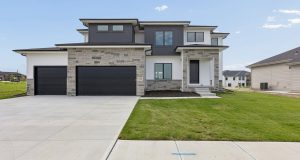 1-web-or-mls-5719 N 199th St_001