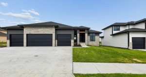 1-web-or-mls-9756 - 5708 N 195th St_001