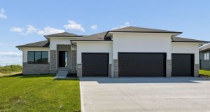 1-web-or-mls-9838 - 5701 N 195th St_001