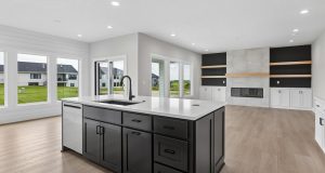 10-web-or-mls-5719 N 199th St_010