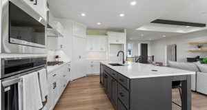 12-web-or-mls-9994 - 5701 N 195th St_012