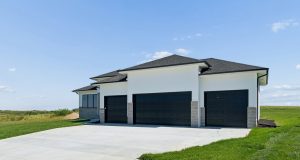 2-web-or-mls-9994 - 5701 N 195th St_002