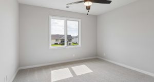 25-web-or-mls-5719 N 199th St_025