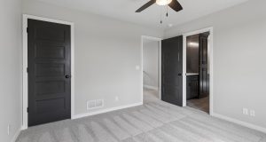 26-web-or-mls-5719 N 199th St_026