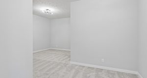 28-web-or-mls-11714 S 124th Ave_028