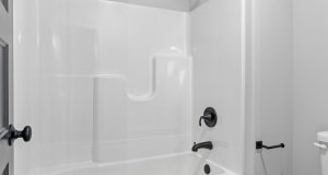 28-web-or-mls-5719 N 199th St_028