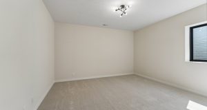 28-web-or-mls-9994 - 5701 N 195th St_028