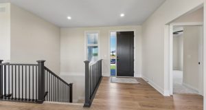3-web-or-mls-9994 - 5701 N 195th St_003