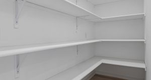 32-web-or-mls-8785 - 5502 N 213th St_032