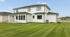 37-web-or-mls-5719 N 199th St_037