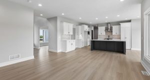 6-web-or-mls-5719 N 199th St_006