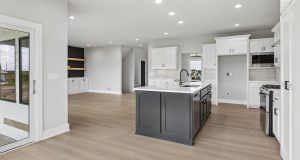 9-web-or-mls-5719 N 199th St_009